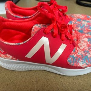 Girls new balance shoe size 6
